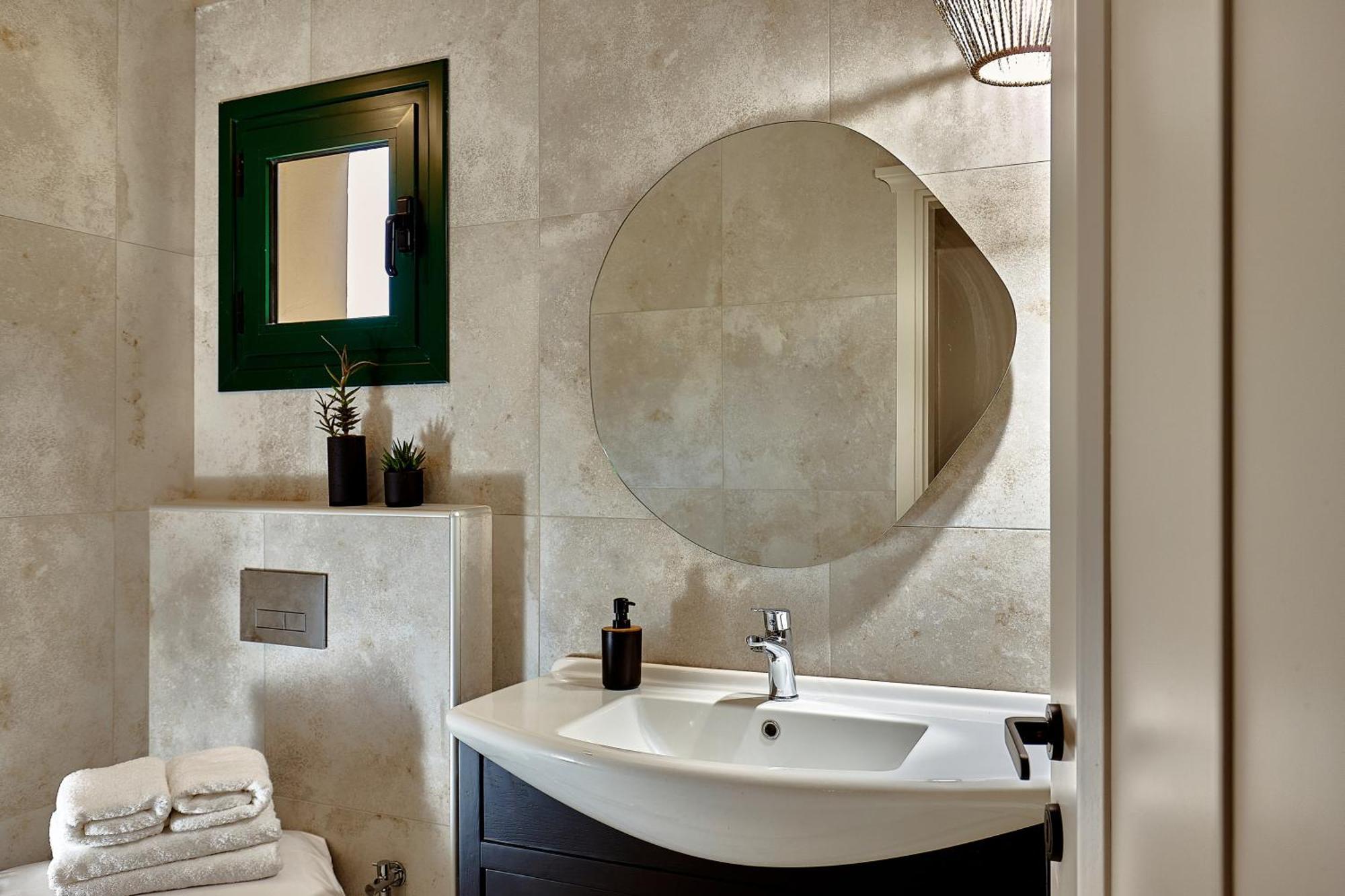 Superior House Suite,1273230439:JPEG